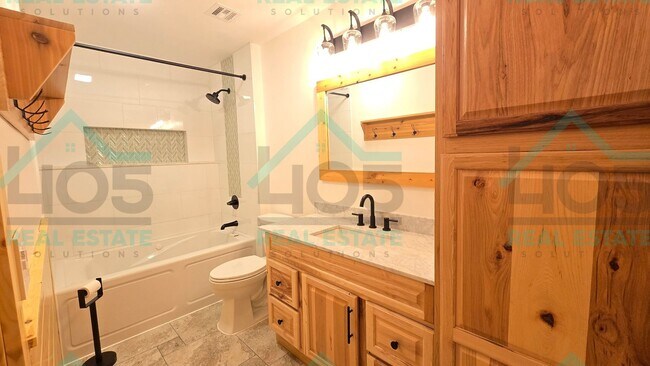 Building Photo - 3 Bedroom in Harrah