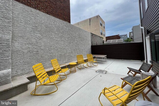 Building Photo - 521 N 41st St