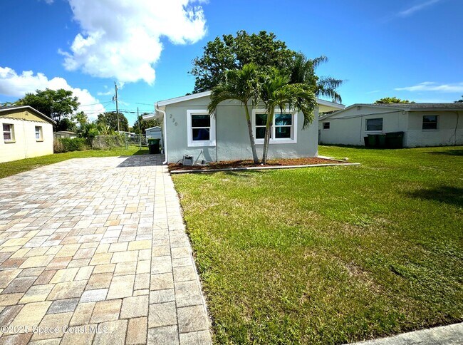 Primary Photo - 230 Crown Blvd