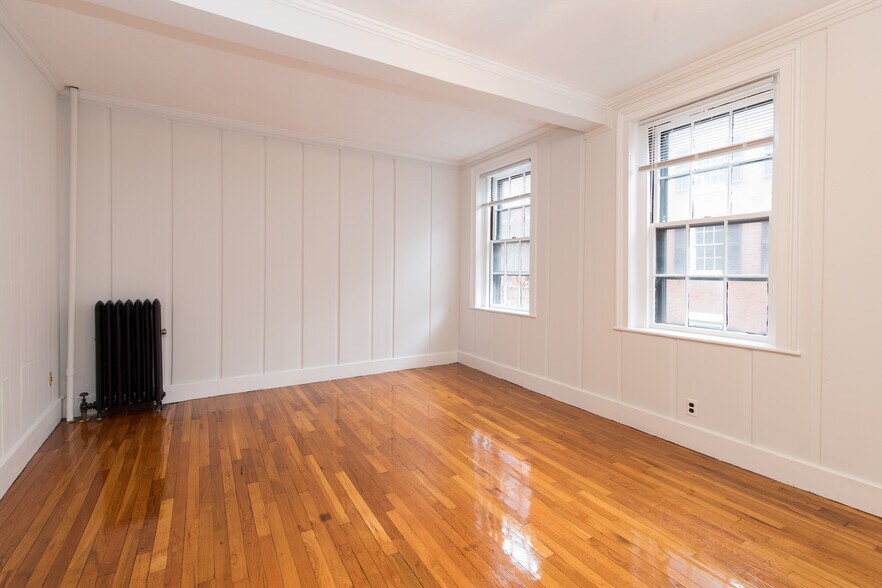 Building Photo - 85 Myrtle St