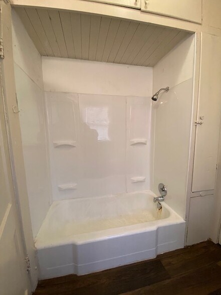 Building Photo - 1632 Birch St