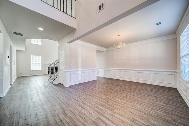 Building Photo - 853 Van Briggle Path NE
