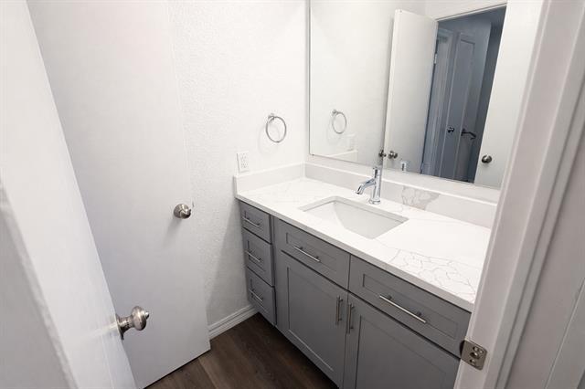 Building Photo - 16 W Creek Ln