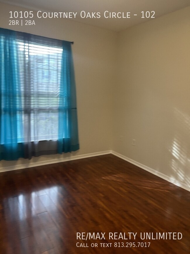 Building Photo - 10105 Courtney Oaks Cir