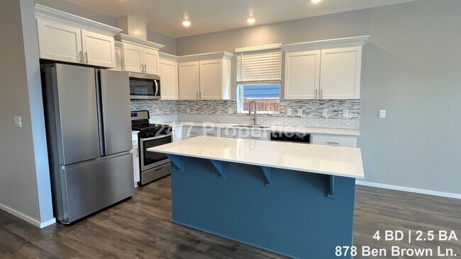 Building Photo - Modern 4 BD | 2.5 BA Home in Woodburn