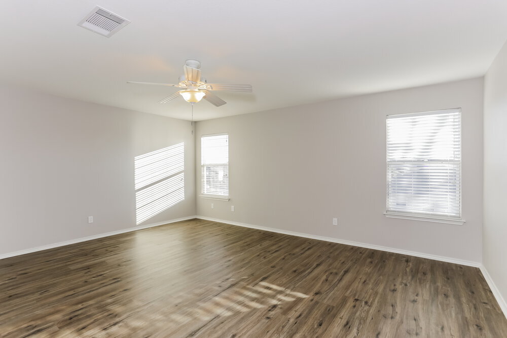 Building Photo - 7956 Meadow Spring Ln