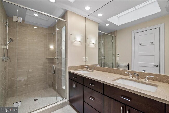 Building Photo - 2355 Ashmead Pl NW