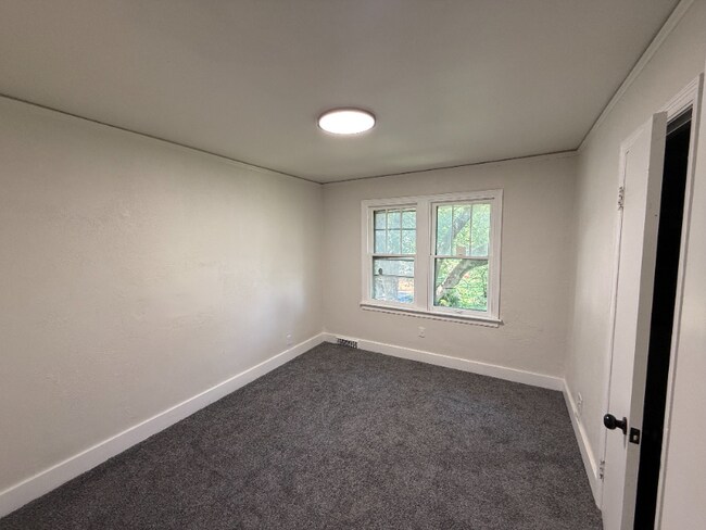 Building Photo - 1533 N 12th St