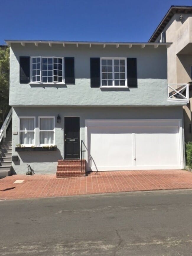 Building Photo - j421