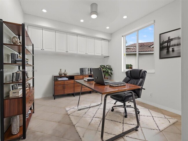 Building Photo - 1008 Highland Meadows Dr