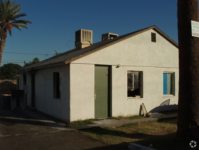 Building Photo - Casa Del Pueblo