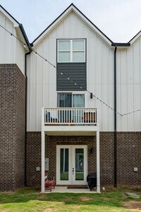 Building Photo - 5688 Sofias Cir