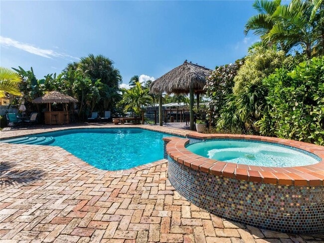 Building Photo - 2319 NE 16th Ave