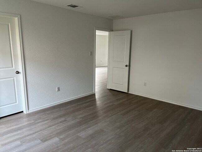 Building Photo - 6507 Scarecrow Wy