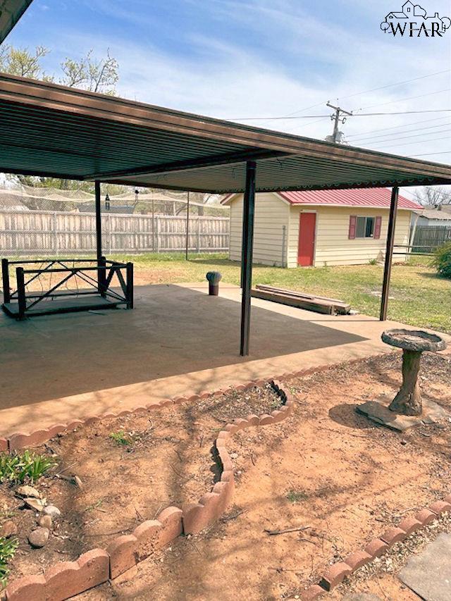 Building Photo - 705 W Manes Ave