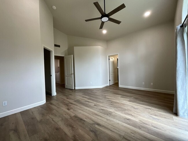 Building Photo - Updated Home In Established Northeast Fresno Neighborhood. Clovis Unified Schools!