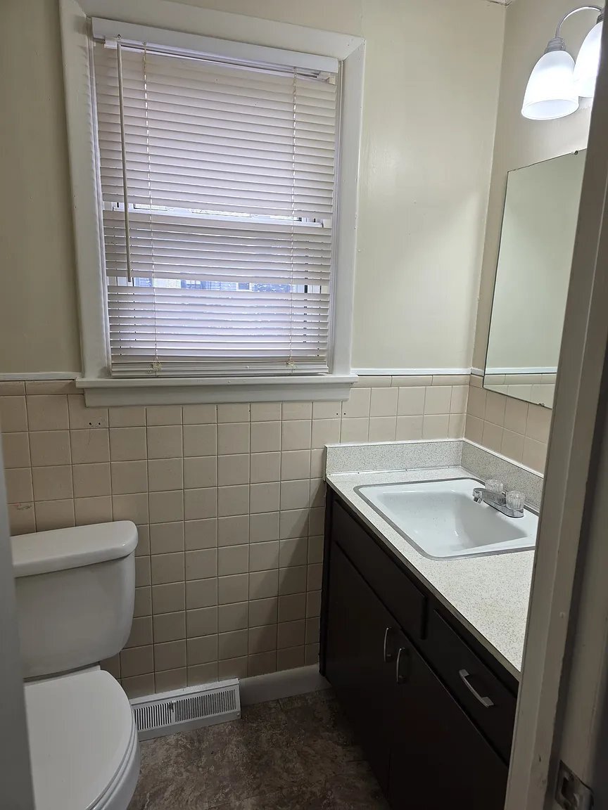 Building Photo - 202 N Merritt Ave