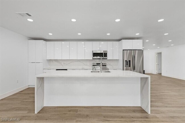 Building Photo - 6043 Birnam Wood Ln