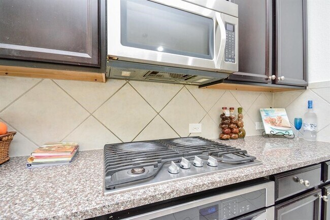 Building Photo - 22211 Weller Oaks Dr