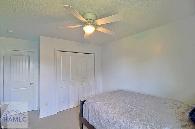 Building Photo - 432 Fairview Cir