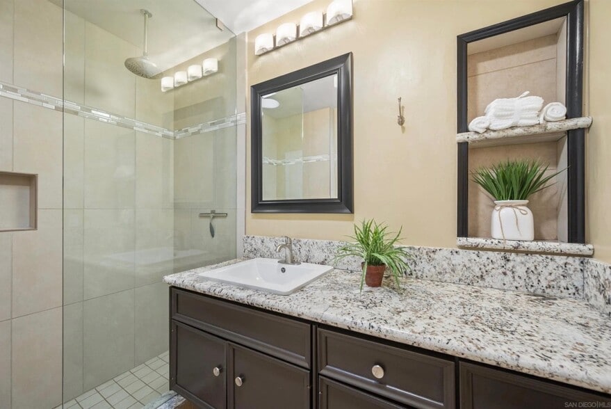Building Photo - 4224 Collwood Ln