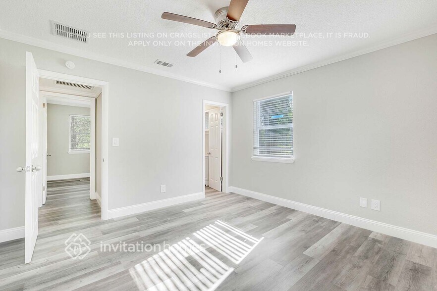 Building Photo - 6266 Shady Oak Dr