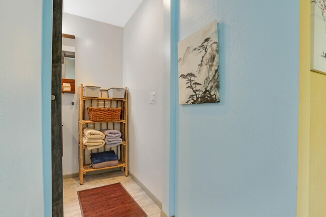 Building Photo - 3050 Rue D’Orleans