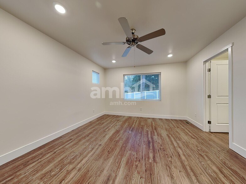 Building Photo - 12612 81st Ave Ct E