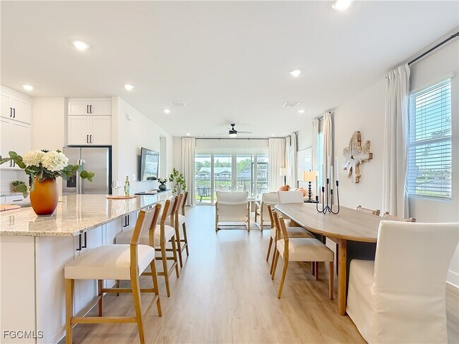 Building Photo - 8735 Catamaran Dr