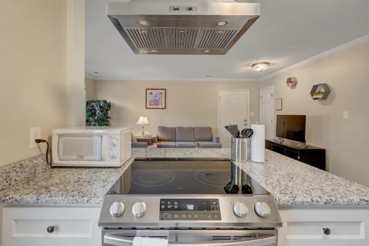 Building Photo - 2225 Summit St