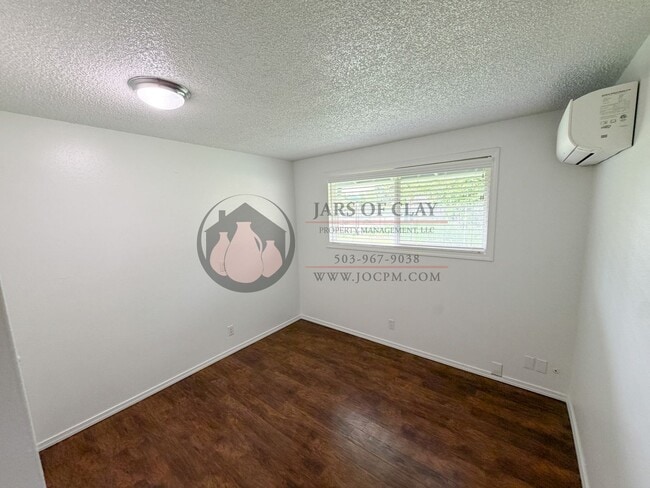 Building Photo - Salem 3BR with AC in Every Room! | 2-Car Garage & Fenced Yard