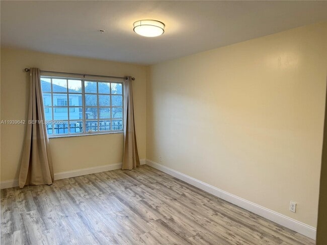 Building Photo - 3545 NW 14th Ct