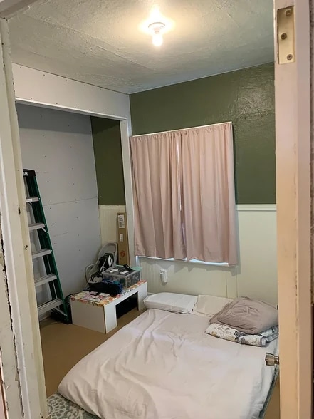 Building Photo - 601 W California St