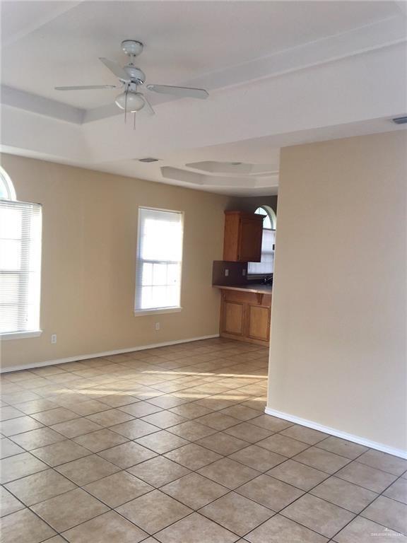 Building Photo - 812 N Cross Ln