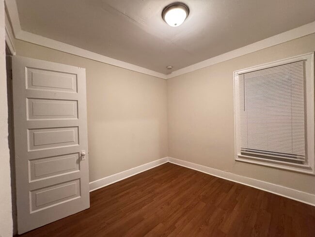 Building Photo - 2212 N Holton St