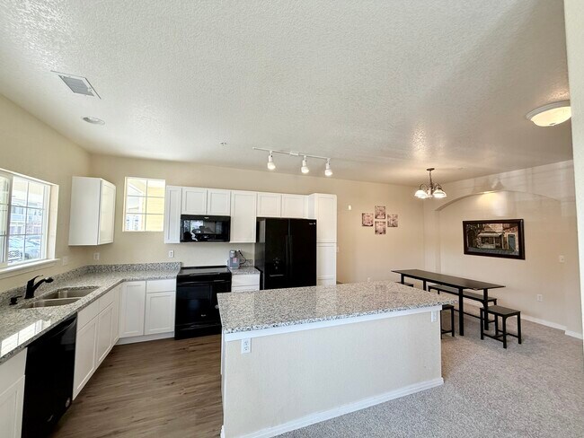 Building Photo - 9434 Ashbury Cir