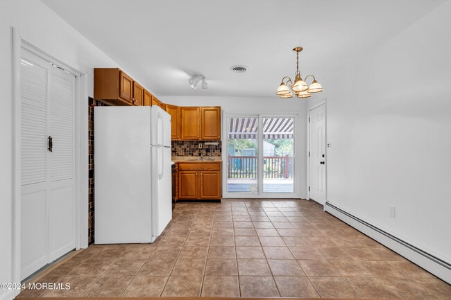 Building Photo - 567 Garfield Ave