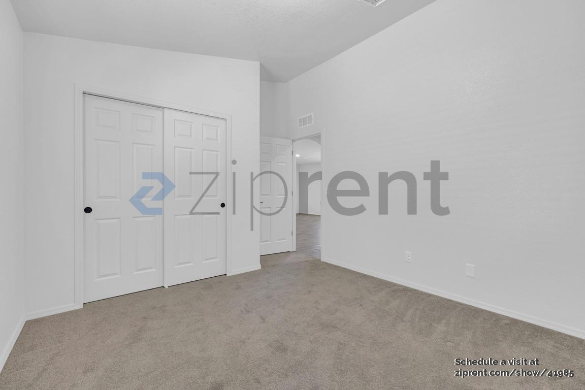 Building Photo - 1704 Tenen Pass Dr