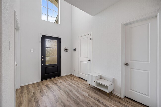 Building Photo - 7531 Greenbriar Cayon Ln