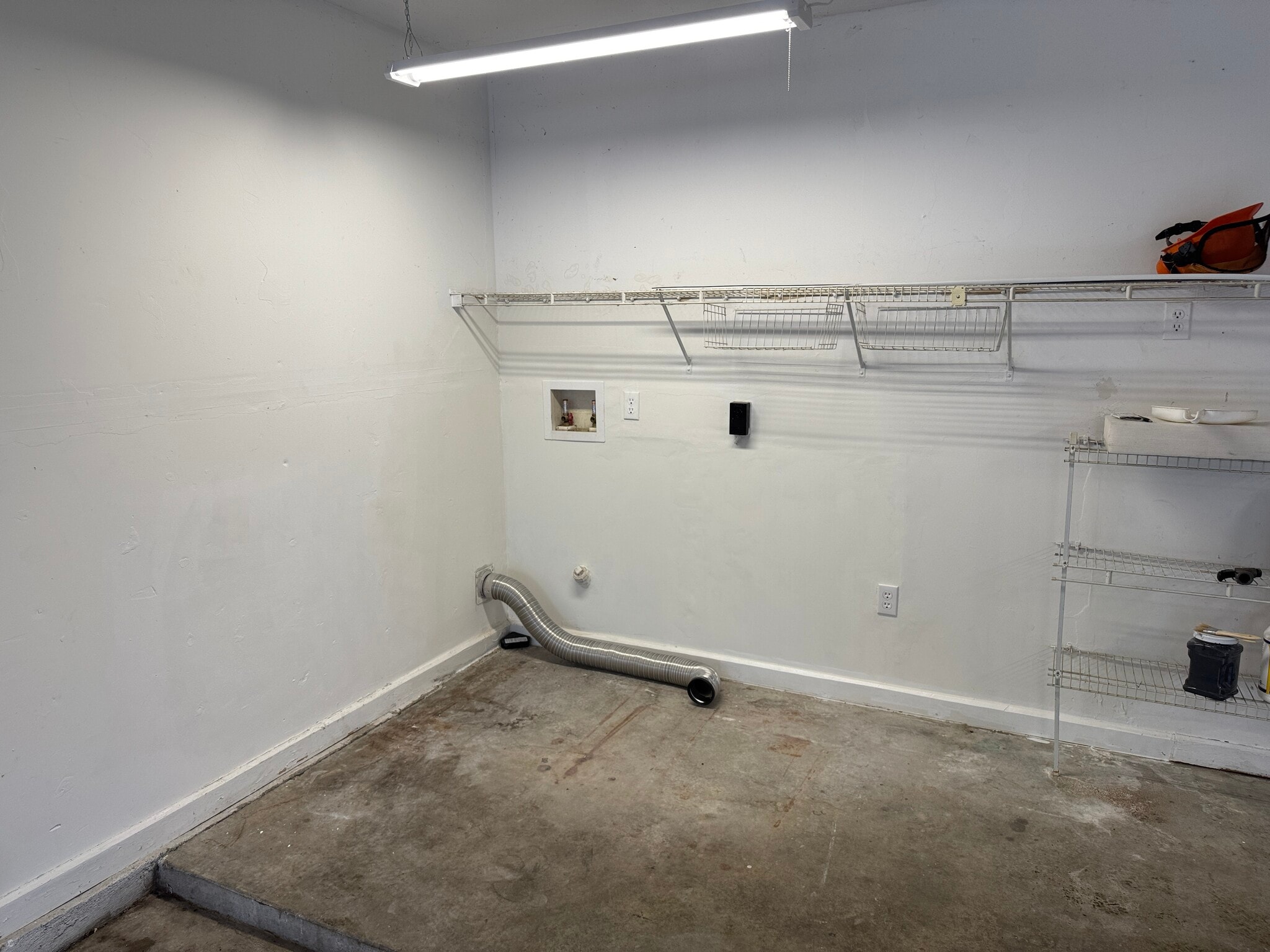 Building Photo - 1216 E Hartford St