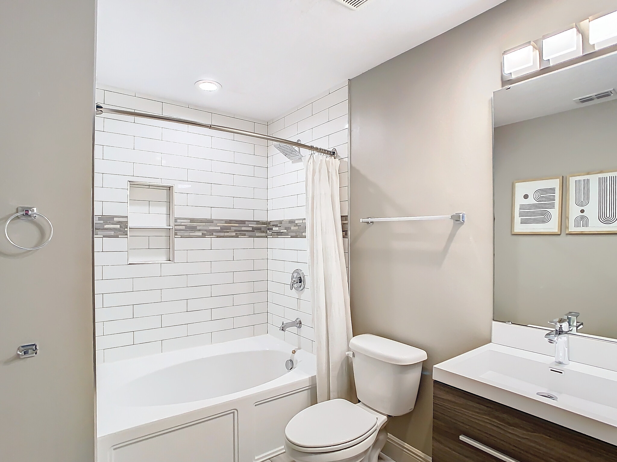 Upstairs Bathroom - 1503 Wise Ave