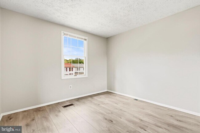 Building Photo - 4600 Brentleigh Ct