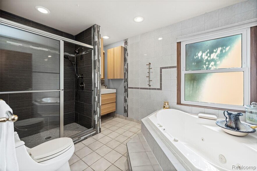 Building Photo - 42195 Kouza Ct