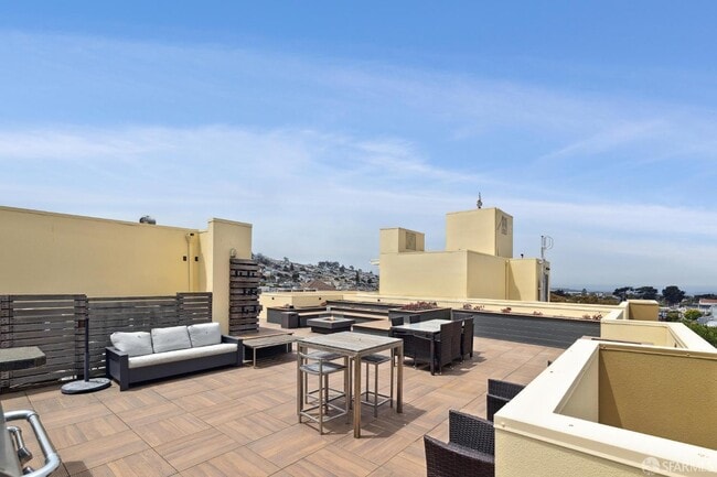 Building Photo - 1490 Ocean Ave