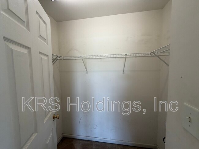 Building Photo - 120 Kennet Dr