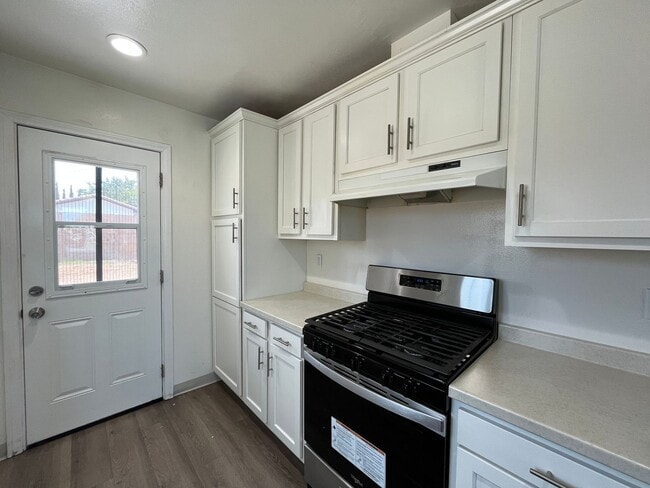 Building Photo - 12728 Linnell Ave