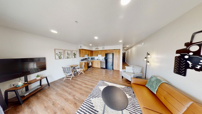 Building Photo - New Furnished Apartment