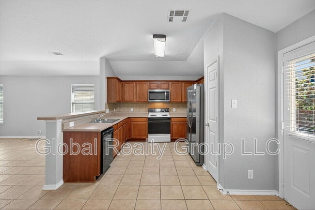 Building Photo - 113 Bronco Bend