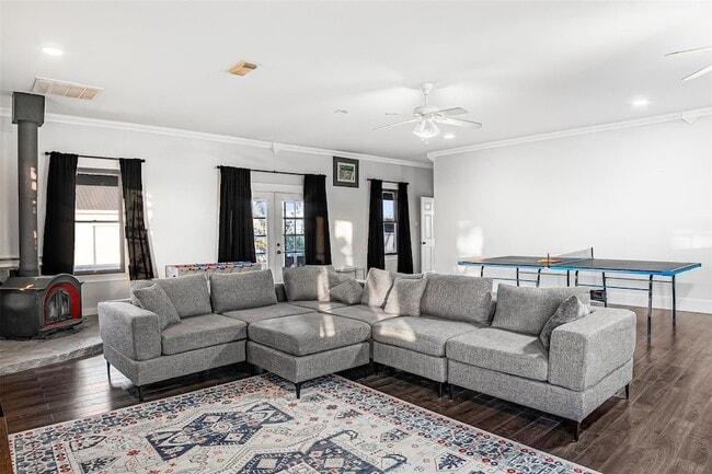 Building Photo - 17221 Steger Ln