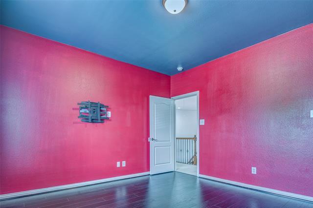 Building Photo - 916 Carlsbad Dr